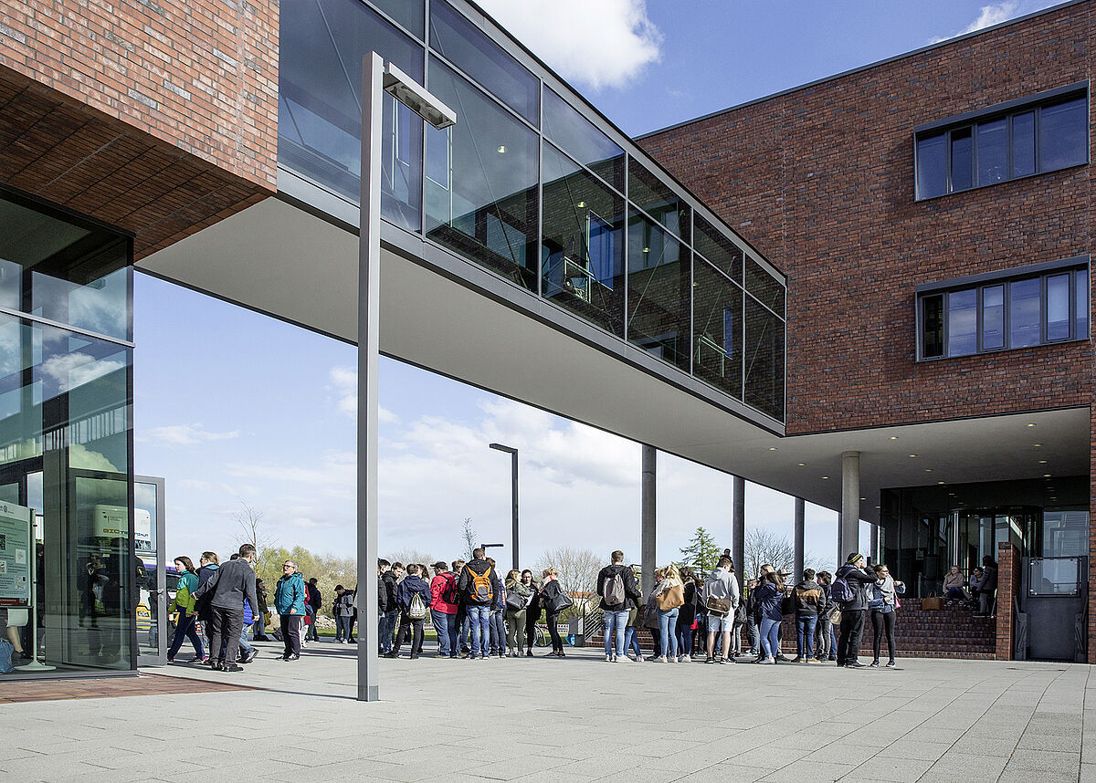 83. Jahrestagung der DPG und DPGFrühjahrstagung Institut für Physik